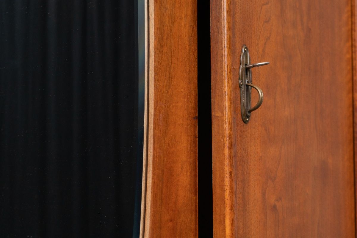 Jugendstil Kleiderschrank in Nussbaum - Anfang des 20.Jahrhunderts