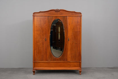 Jugendstil Kleiderschrank in Nussbaum - Anfang des 20.Jahrhunderts