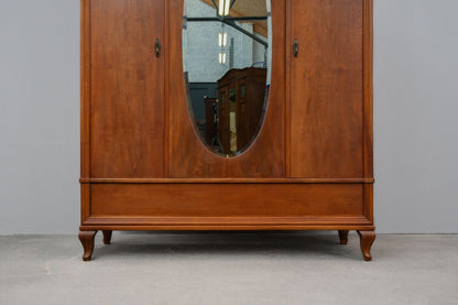 Jugendstil Kleiderschrank in Nussbaum - Anfang des 20.Jahrhunderts