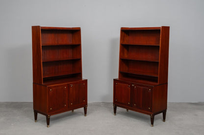 Bücherschrank im klassizistischen Stil - 2.Hälfte des 20.Jahrhunderts