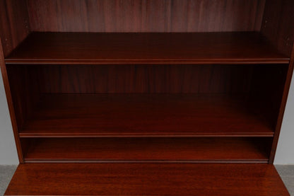 Bücherschrank im klassizistischen Stil - 2.Hälfte des 20.Jahrhunderts