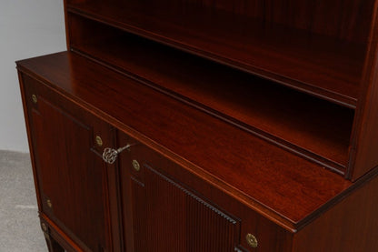 Bücherschrank im klassizistischen Stil - 2.Hälfte des 20.Jahrhunderts