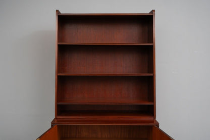 Bücherregal im klassizistischem Stil - 2.Hälfte des 20.Jahrhunderts