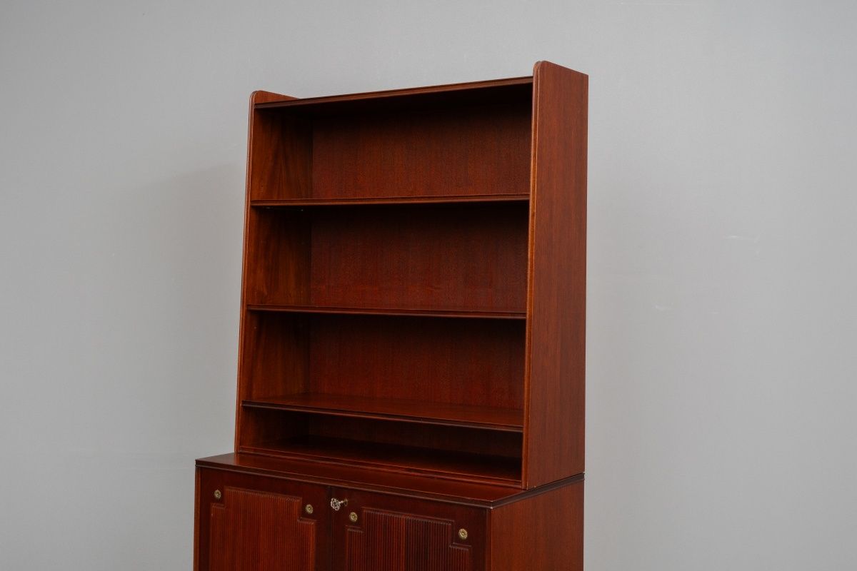 Bücherregal im klassizistischem Stil - 2.Hälfte des 20.Jahrhunderts