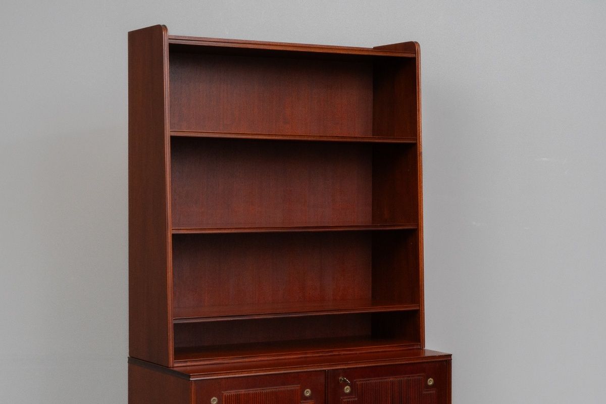 Bücherregal im klassizistischem Stil - 2.Hälfte des 20.Jahrhunderts