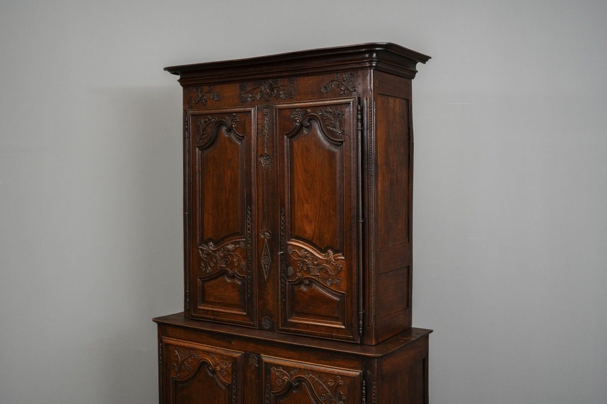 Barock Buffetschrank in Nussbaum - 18.Jahrhundert