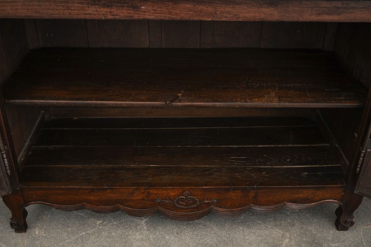 Barock Buffetschrank in Nussbaum - 18.Jahrhundert
