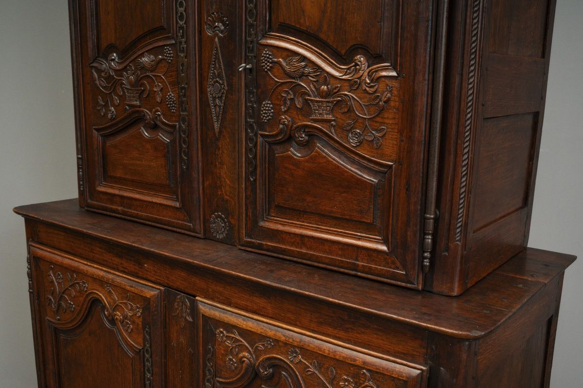 Barock Buffetschrank in Nussbaum - 18.Jahrhundert