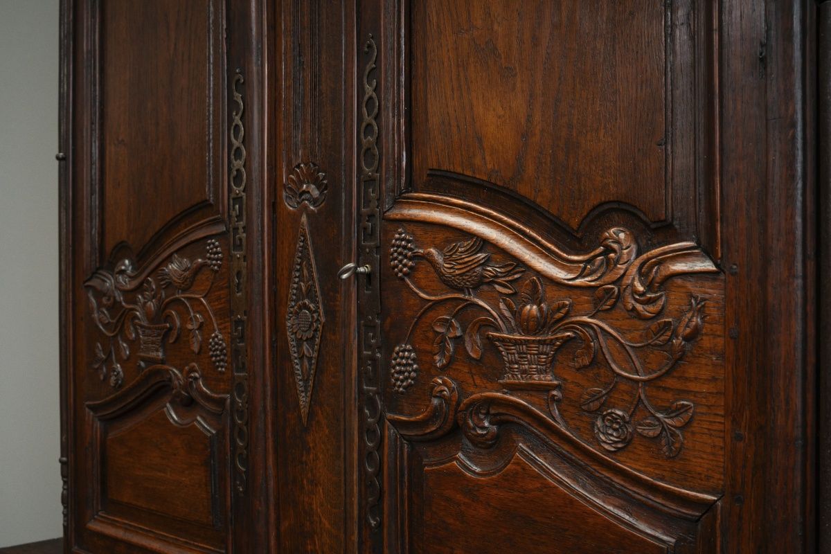 Barock Buffetschrank in Nussbaum - 18.Jahrhundert
