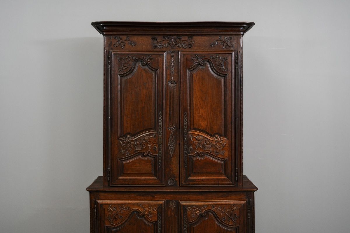 Barock Buffetschrank in Nussbaum - 18.Jahrhundert