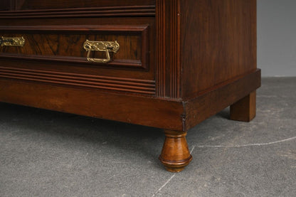 Jugendstil Bücherschrank in Eiche - Anfang des 20.Jahrhunderts