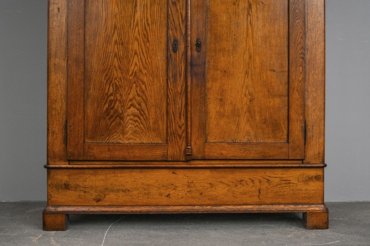 Biedermeier Kleiderschrank in Eiche - 1.Hälfte des 19.Jahrhunderts