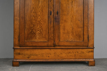 Biedermeier Kleiderschrank in Eiche - 1.Hälfte des 19.Jahrhunderts