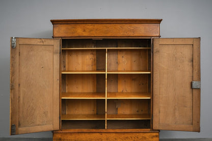 Biedermeier Kleiderschrank in Eiche - 1.Hälfte des 19.Jahrhunderts