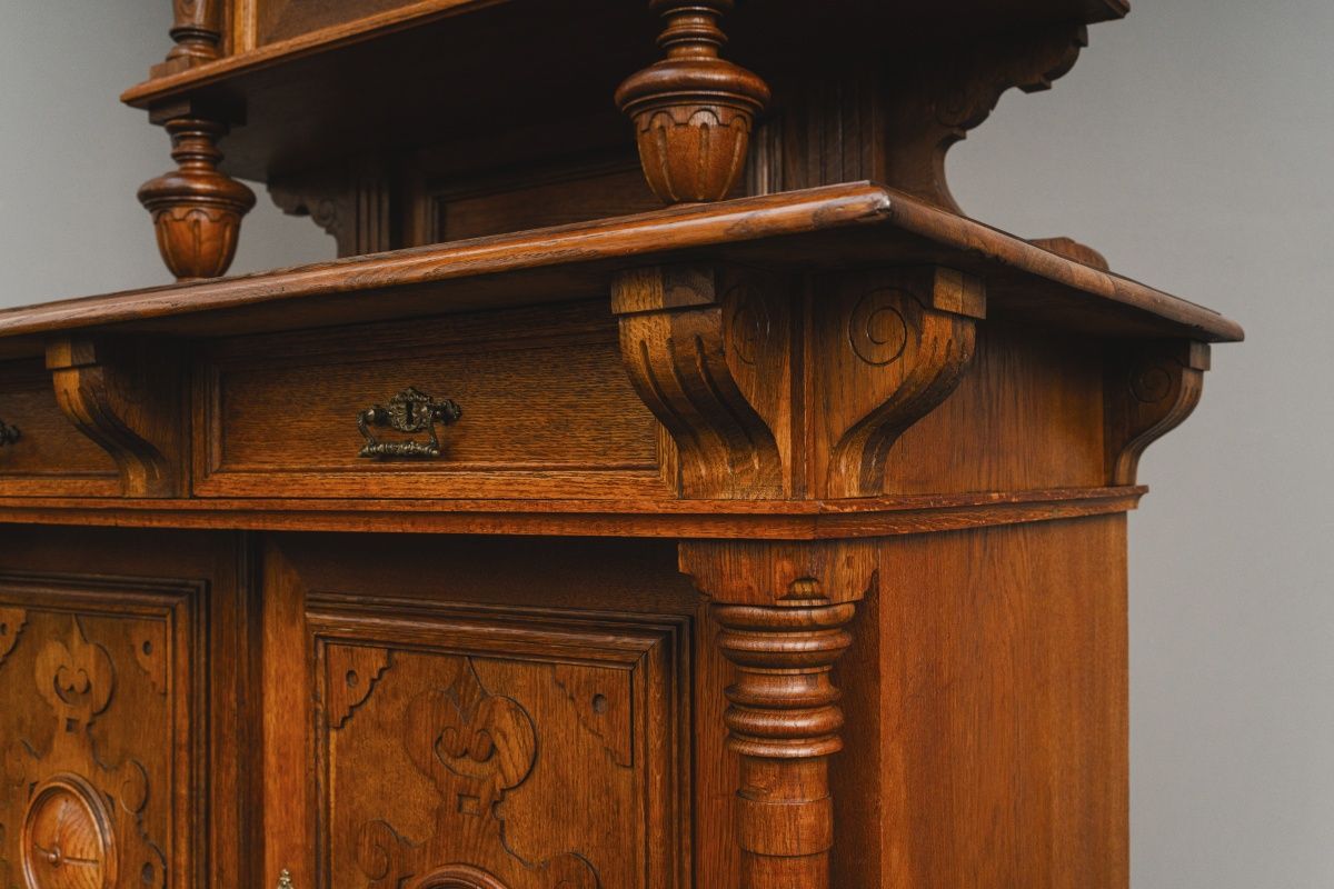 Gründerzeit Buffetschrank in Eiche - 2.Hälfte des 19.Jahrhunderts