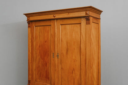 Gründerzeit Kleiderschrank in Kiefer - 2.Hälfte des 19.Jahrhunderts