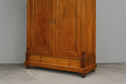 Gründerzeit Kleiderschrank in Kiefer - 2.Hälfte des 19.Jahrhunderts