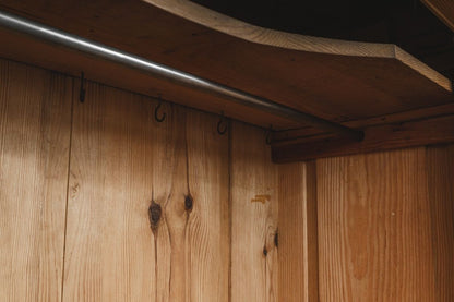 Gründerzeit Kleiderschrank in Kiefer - 2.Hälfte des 19.Jahrhunderts