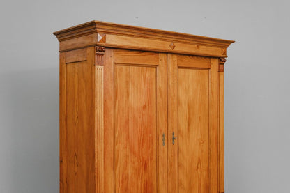 Gründerzeit Kleiderschrank in Kiefer - 2.Hälfte des 19.Jahrhunderts
