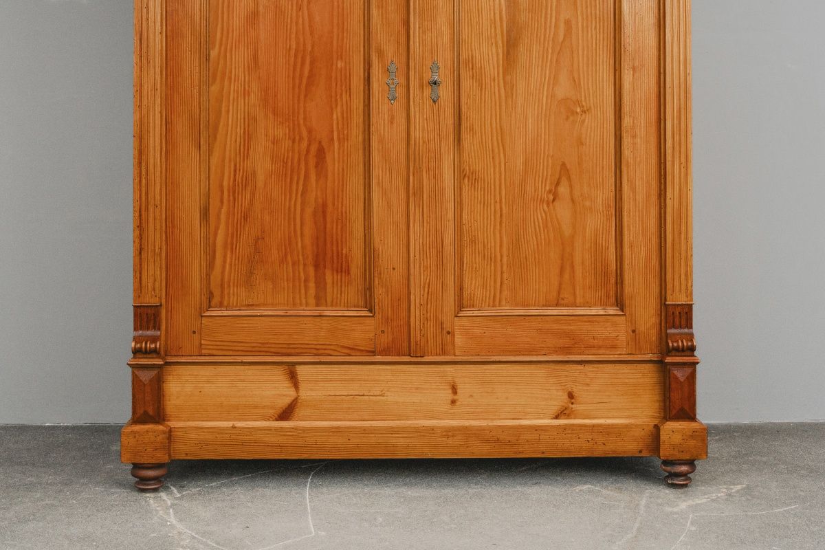 Gründerzeit Kleiderschrank in Kiefer - 2.Hälfte des 19.Jahrhunderts