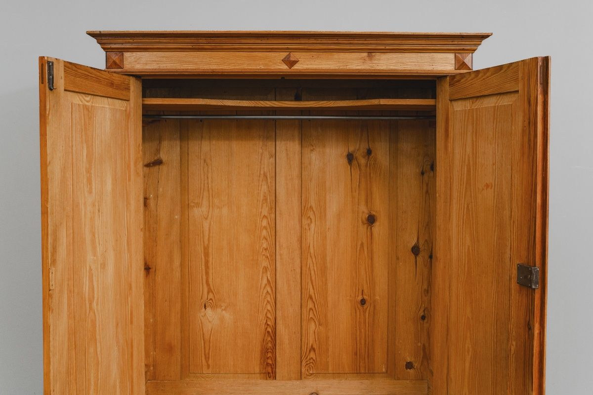 Gründerzeit Kleiderschrank in Kiefer - 2.Hälfte des 19.Jahrhunderts