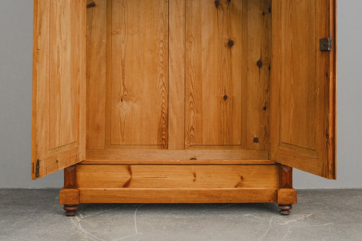 Gründerzeit Kleiderschrank in Kiefer - 2.Hälfte des 19.Jahrhunderts
