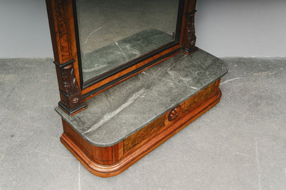 Historismus Wandspiegel in Nussbaum - 2.Hälfte des 19.Jahrhunderts