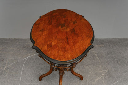 Biedermeier Salontisch in Nussbaum - Mitte des 19.Jahrhunderts