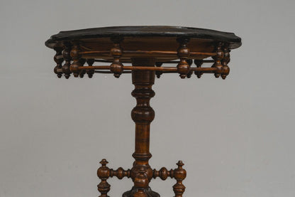 Biedermeier Salontisch in Nussbaum - Mitte des 19.Jahrhunderts