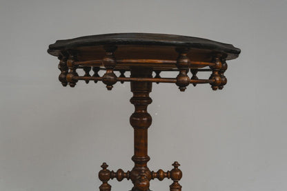 Biedermeier Salontisch in Nussbaum - Mitte des 19.Jahrhunderts