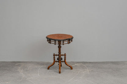 Biedermeier Salontisch in Nussbaum - Mitte des 19.Jahrhunderts