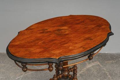 Biedermeier Salontisch in Nussbaum - Mitte des 19.Jahrhunderts