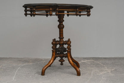 Biedermeier Salontisch in Nussbaum - Mitte des 19.Jahrhunderts