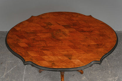 Biedermeier Salontisch in Nussbaum - Mitte des 19.Jahrhunderts