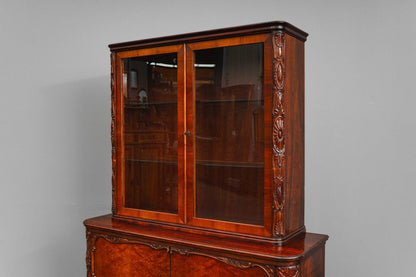 Jugendstil Vitrinenschrank in Nussbaum - 1.Hälfte des 20.Jahrhunderts