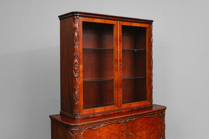 Jugendstil Vitrinenschrank in Nussbaum - 1.Hälfte des 20.Jahrhunderts