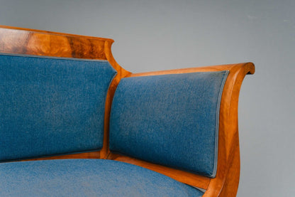 Biedermeier Sofa in Nussbaum - 1.Hälfte des 19.Jahrhunderts