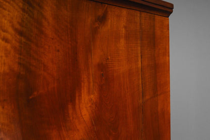 Große Biedermeier Kommode in Nussbaum - 1.Hälfte des 19.Jahrhunderts