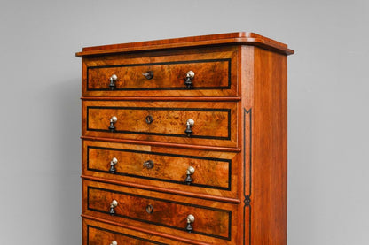 Chiffoniere im Biedermeier Stil in Nussbaum - Mitte des 19.Jahrhunderts