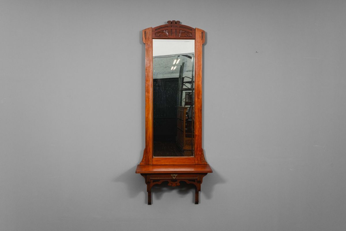 Jugendstil Wandspiegel mit Konsole in Nussbaum - Anfang des 20.Jahrhunderts