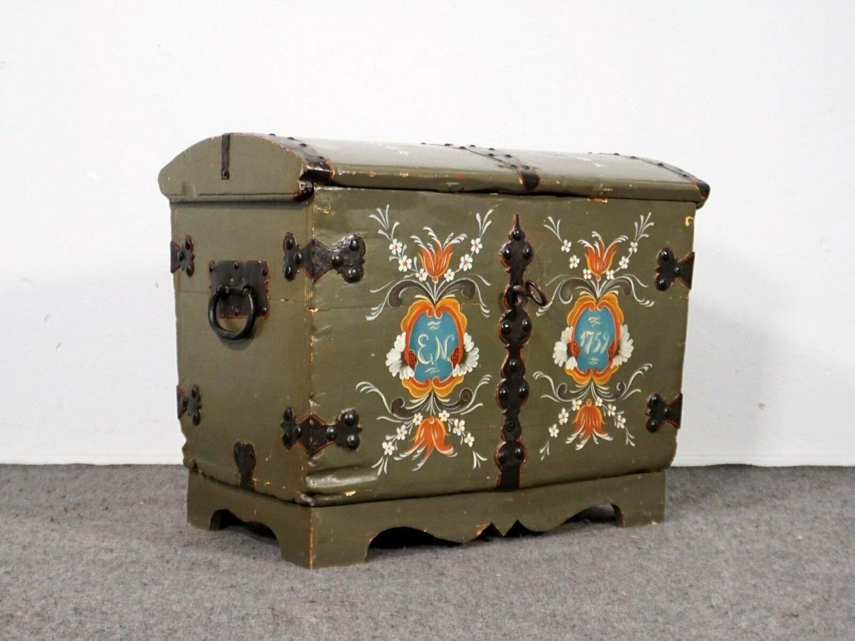 Runddeckel-Truhe Barock 1759 Kiste Kommode Alt Antik MÖBLINGER 2000-0059