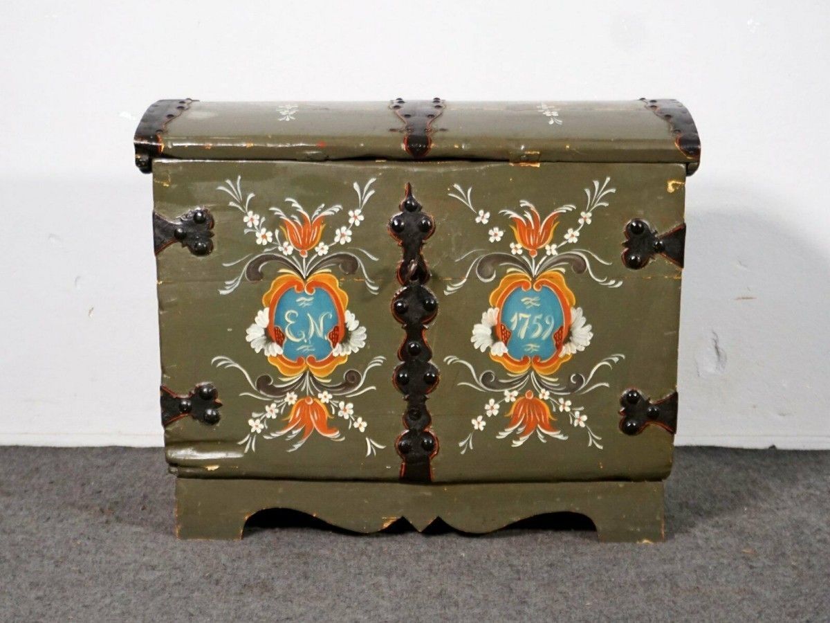 Runddeckel-Truhe Barock 1759 Kiste Kommode Alt Antik MÖBLINGER 2000-0059