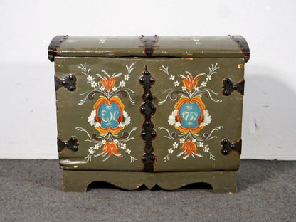 Runddeckel-Truhe Barock 1759 Kiste Kommode Alt Antik MÖBLINGER 2000-0059