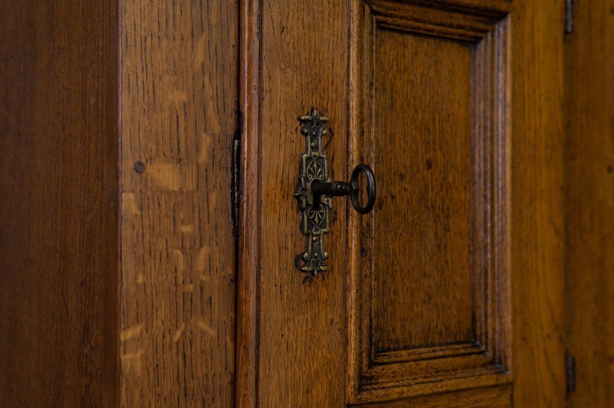 Barock Stollenschrank Schrank Regal Kommode Alt Antik 2209_1203