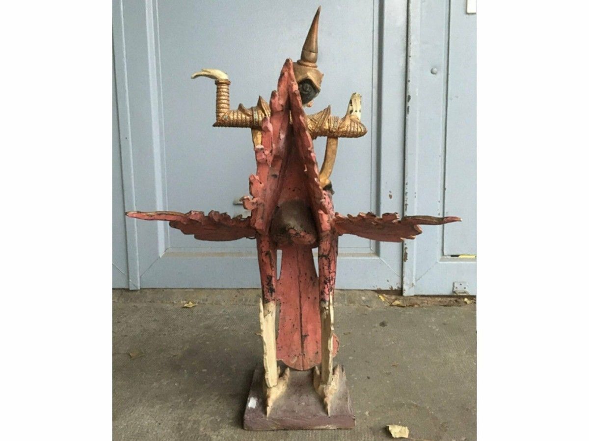 Große Holzskulptur Phra Khrut Pha vergoldet alt antik 48