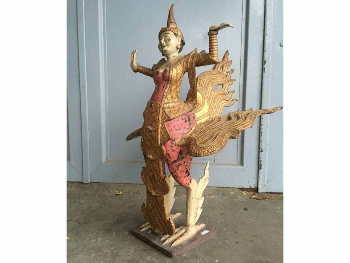 Große Holzskulptur Phra Khrut Pha vergoldet alt antik 48