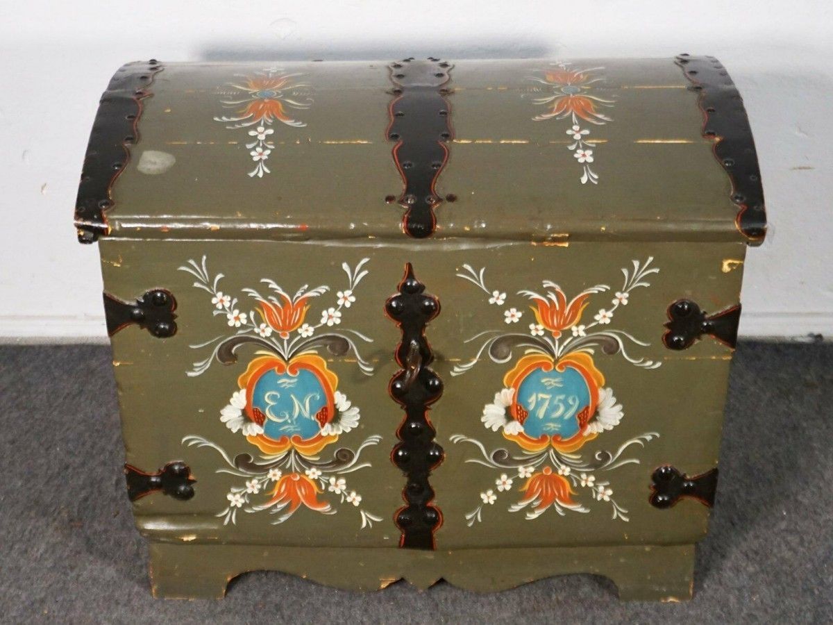 Runddeckel-Truhe Barock 1759 Kiste Kommode Alt Antik MÖBLINGER 2000-0059