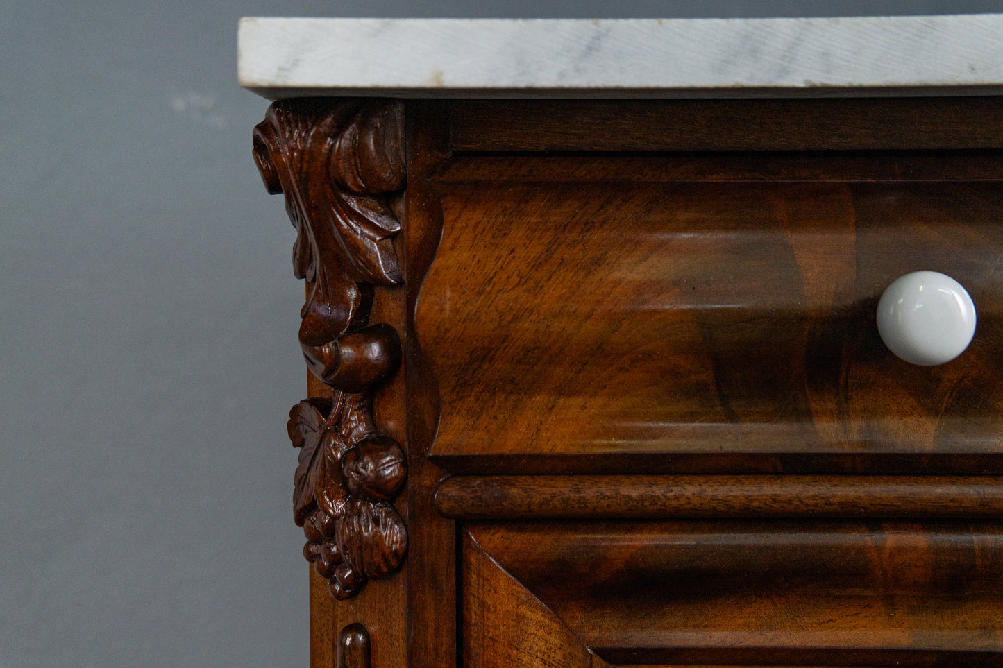 Schöner Louis Philippe Nachtschrank, Mitte des 19.Jahrhunderts - Nachttisch Kommode Regal Schrank Alt Antik MÖBLINGER