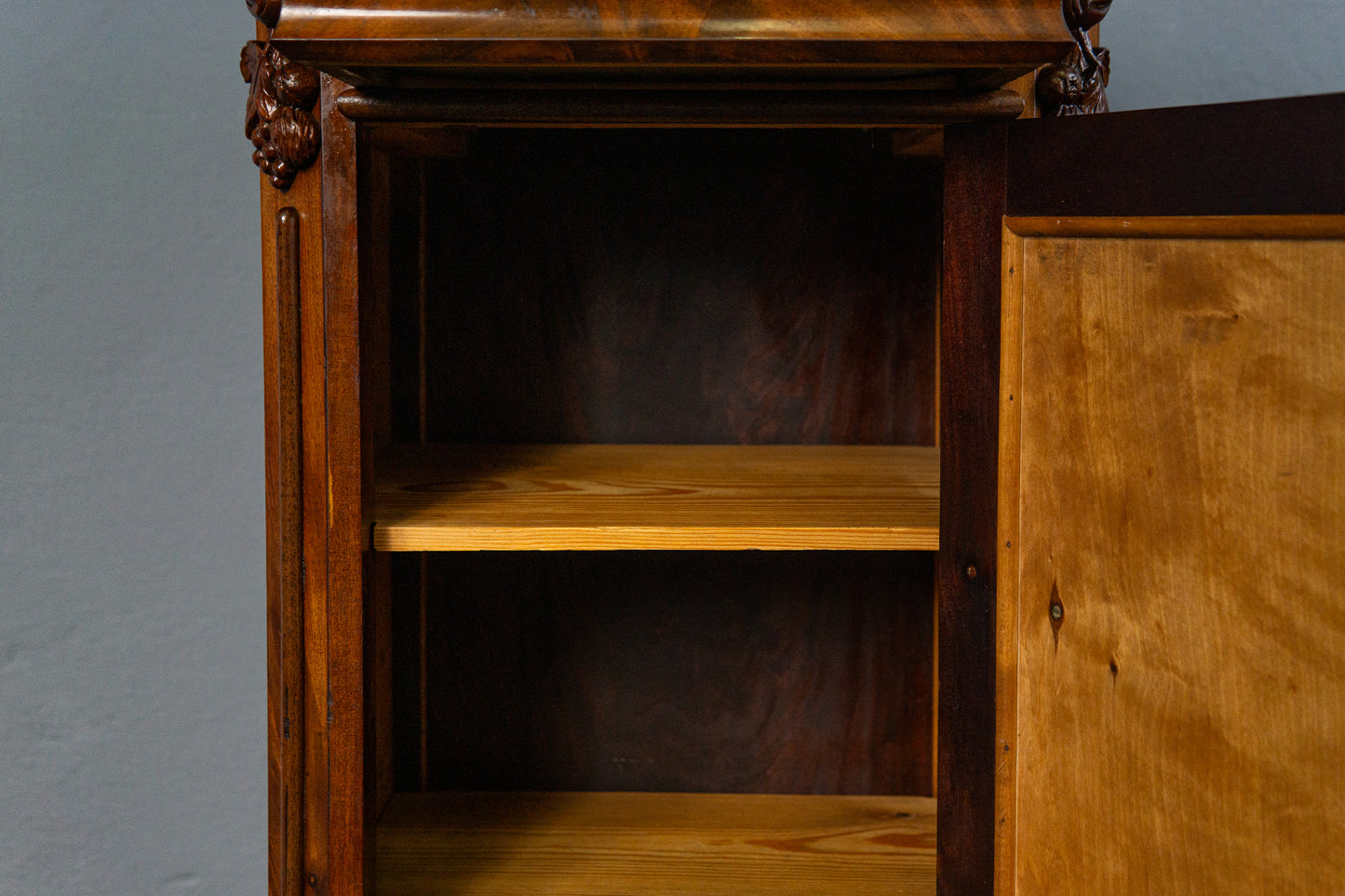 Schöner Louis Philippe Nachtschrank, Mitte des 19.Jahrhunderts - Nachttisch Kommode Regal Schrank Alt Antik MÖBLINGER