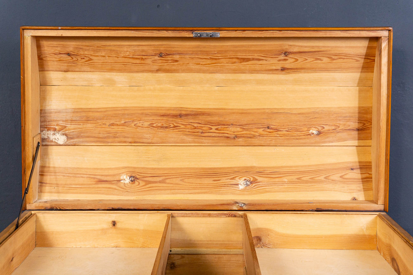 Truhe Box Kiste Schrank Kommode Regal Hocker Alt Antik MÖBLINGER 2407_2904